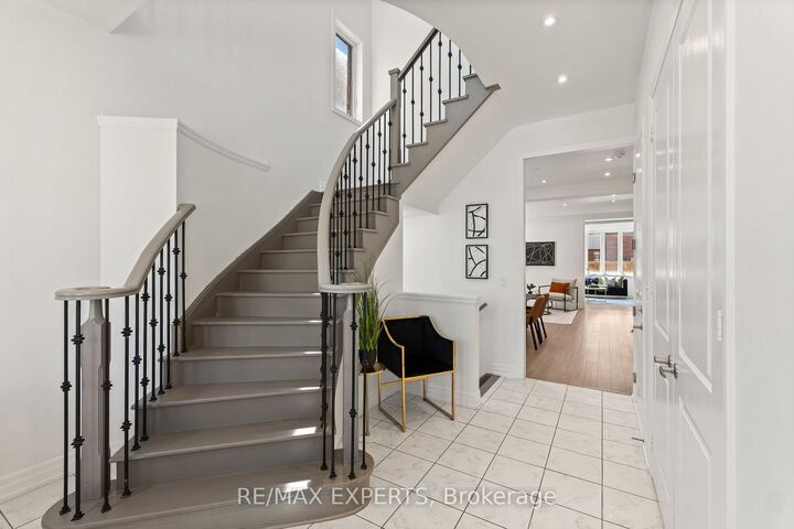 Property Photo: 17 Red Rose Lane ON L9N 0V1