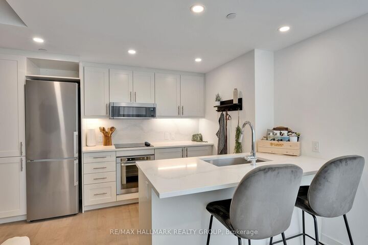 Property Photo:  340 Queen Street 306  ON K1R 0G1 
