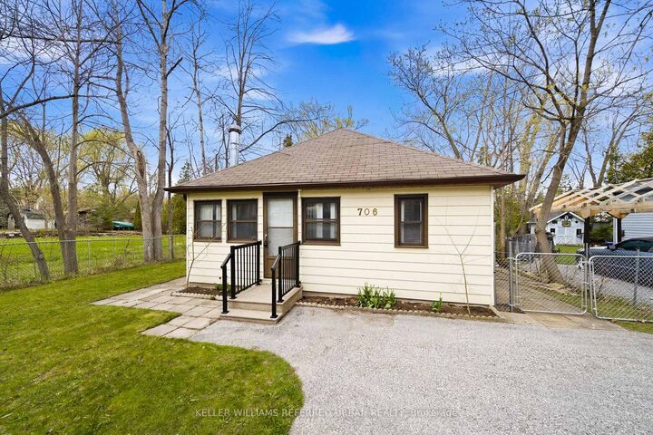 Property Photo: 706 Chestnut Street ON L9S 2H8