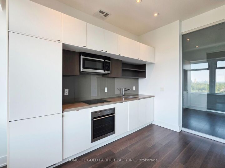 Photo de la propriété:  111 St. Clair Avenue W 1222  ON M4V 1N5 