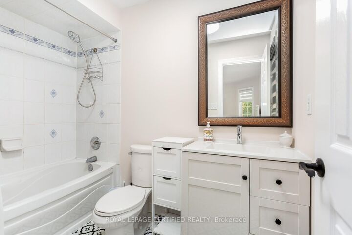 Property Photo: 5902 Agean Drive ON L5M 6R6