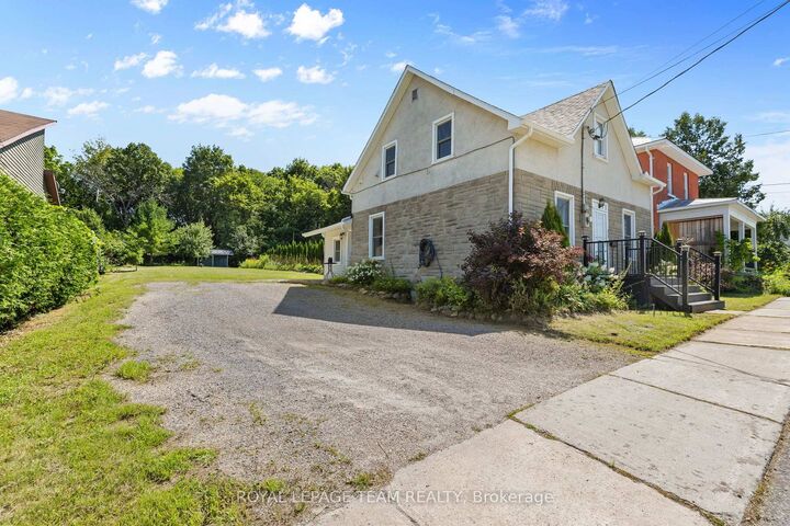 Property Photo: 79 Mutual Avenue ON K7V 3R4