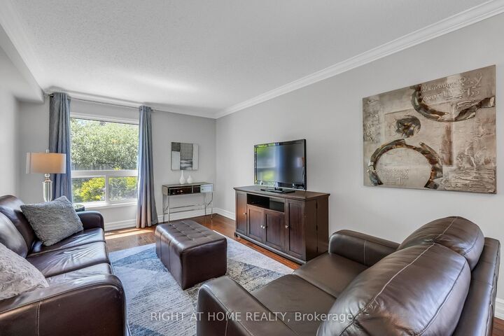 Property Photo: 4516 Donegal Drive ON L5M 4G9