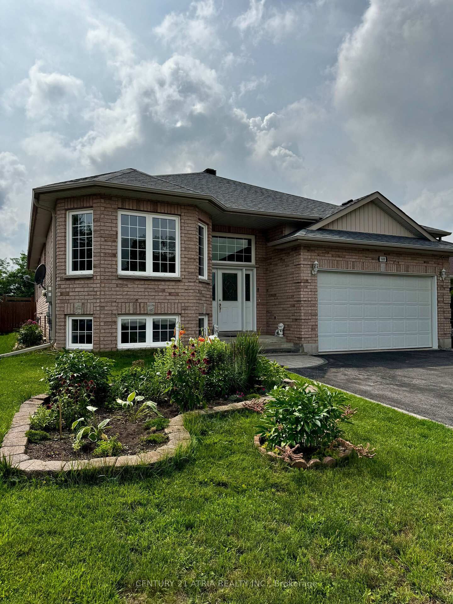 Property Photo: 1688 Keppler Crescent ON K9K 2P5