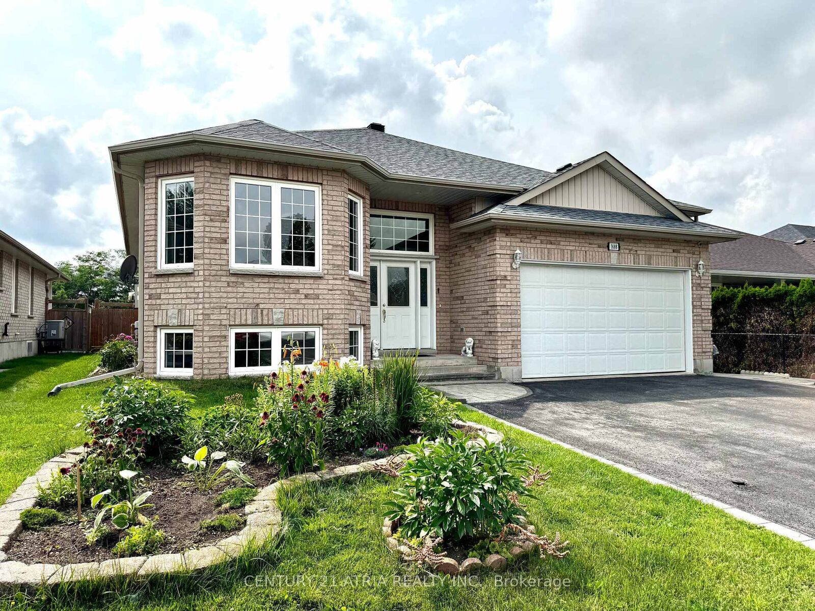 Property Photo: 1688 Keppler Crescent ON K9K 2P5