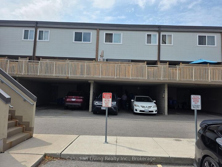 Property Photo: 138 Milestone Crescent Lower ON L4G 3M2