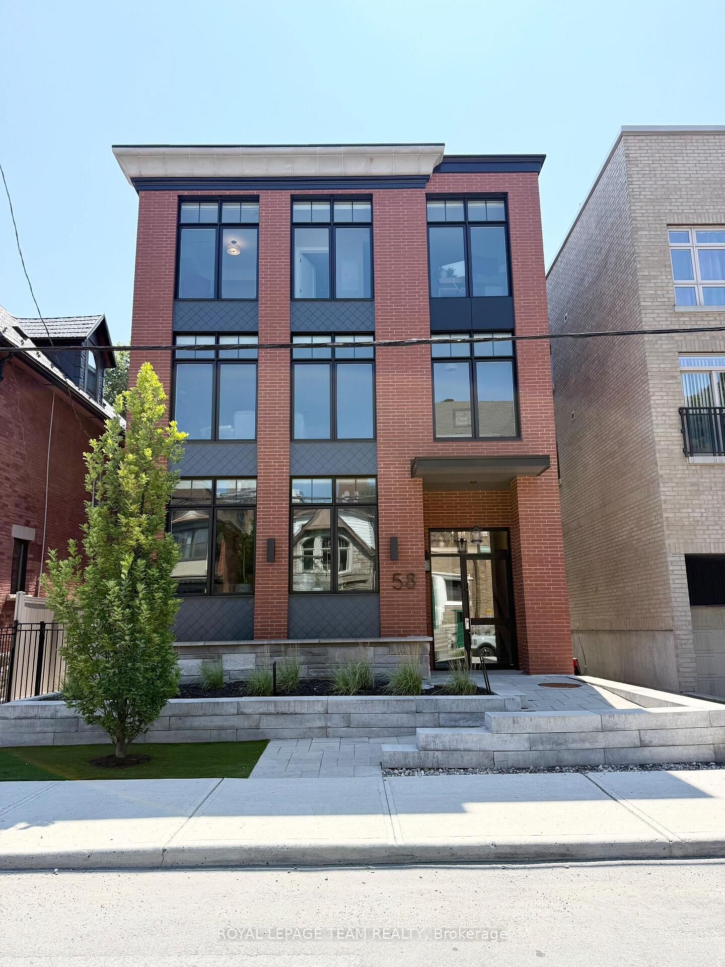 Property Photo:  58 Florence Street 4  ON K2P 0W7 