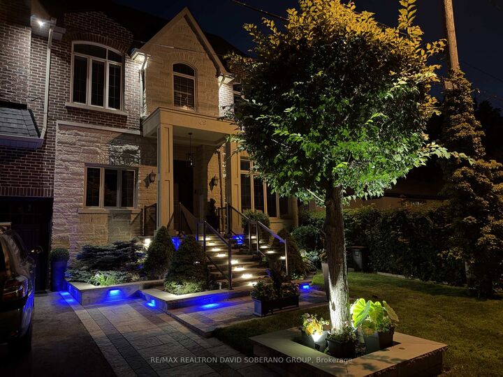 Property Photo: 49 Verwood Avenue ON M3H 2K8