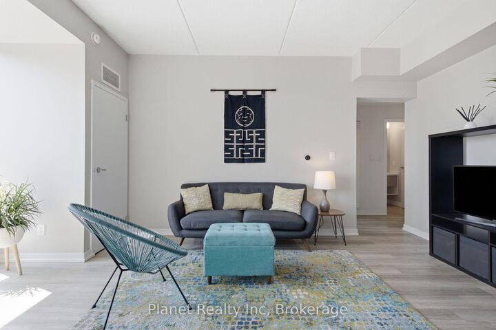 Property Photo:  5 Gordon Street 406  ON N1H 4G8 
