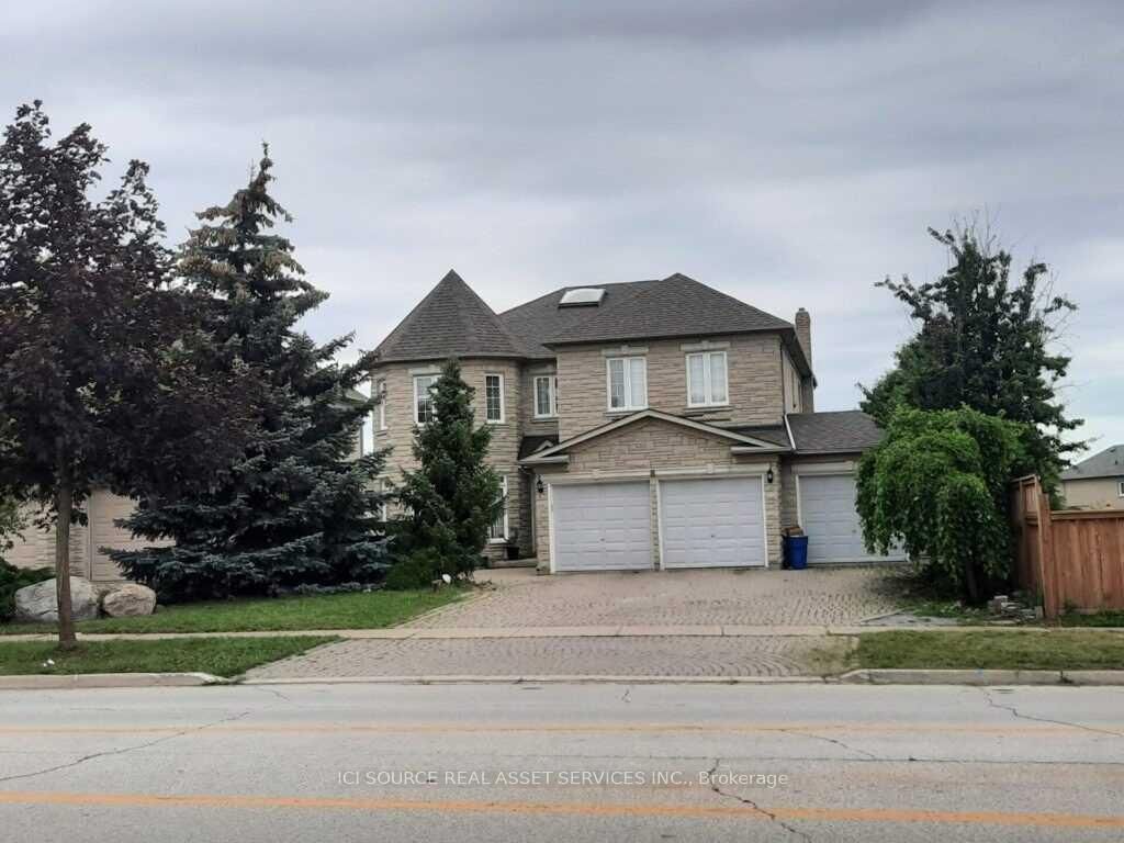 Property Photo: 8 Headford Avenue Lower ON L4B 3V7
