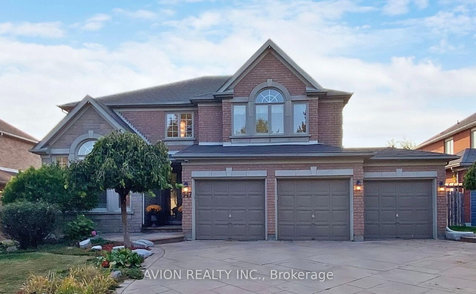 Photo de la propriété:  Bsmt-947 Northern Prospect Crescent  ON L3X 1N8 