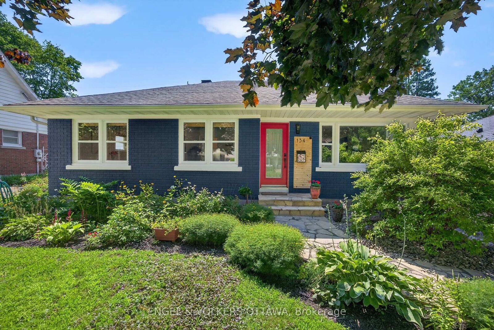 Property Photo: 134 Rachael Avenue ON K1H 6C6