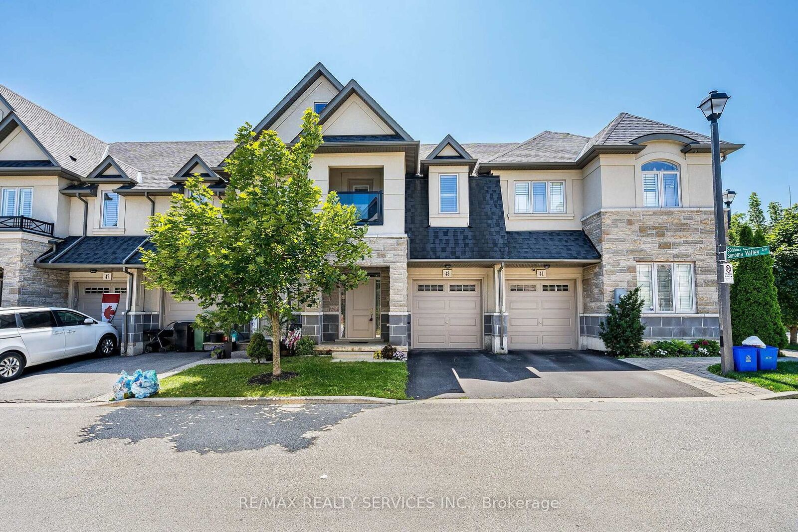 Property Photo:  43 Sonoma Valley Crescent  ON L9B 0J3 
