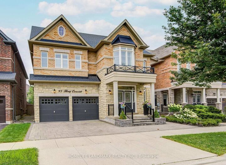 95 Hoey Crescent — photo 1