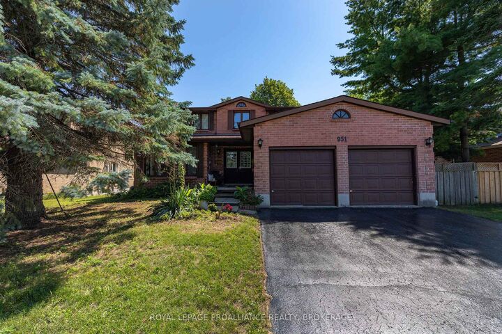 Photo de la propriété: 951 Newcastle Street ON K7P 2H5