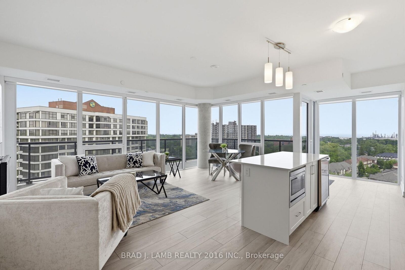 Photo de la propriété: 1035 Southdown Road 1204 ON L5J 0A2
