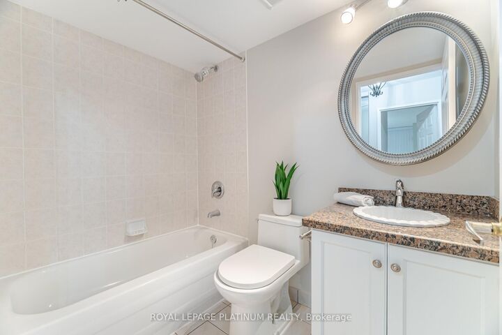 Property Photo: 156 Enfield Place 703 ON L5B 4L8