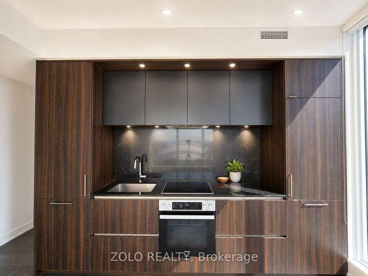 Property Photo: 35 Mercer Street 2616 ON M5V 1H2