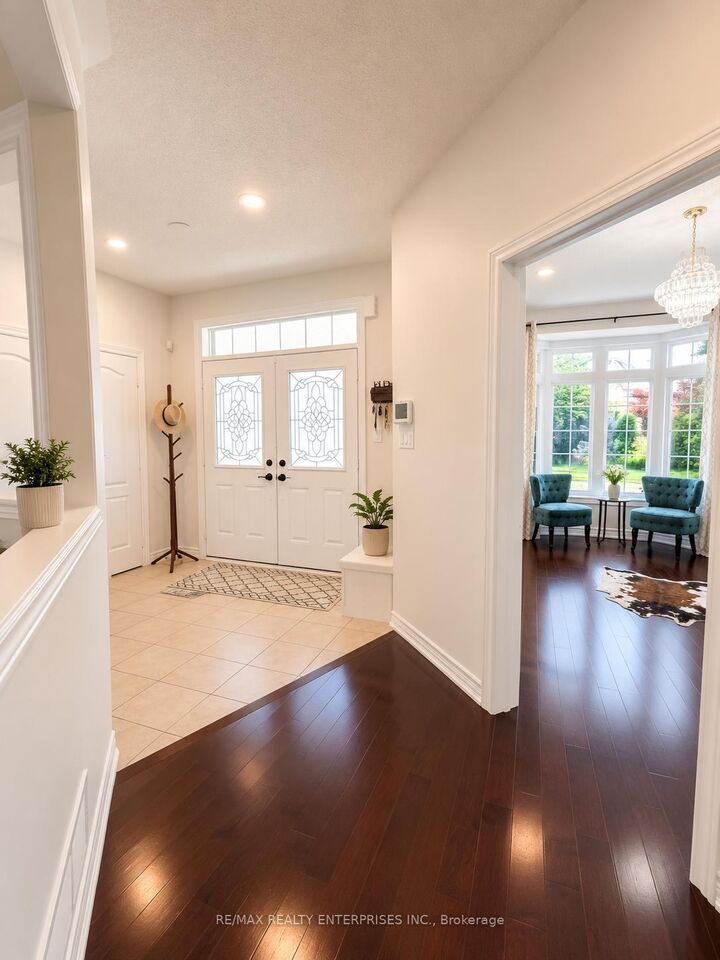 Property Photo:  250 Admiral Drive  ON L6L 0B9 