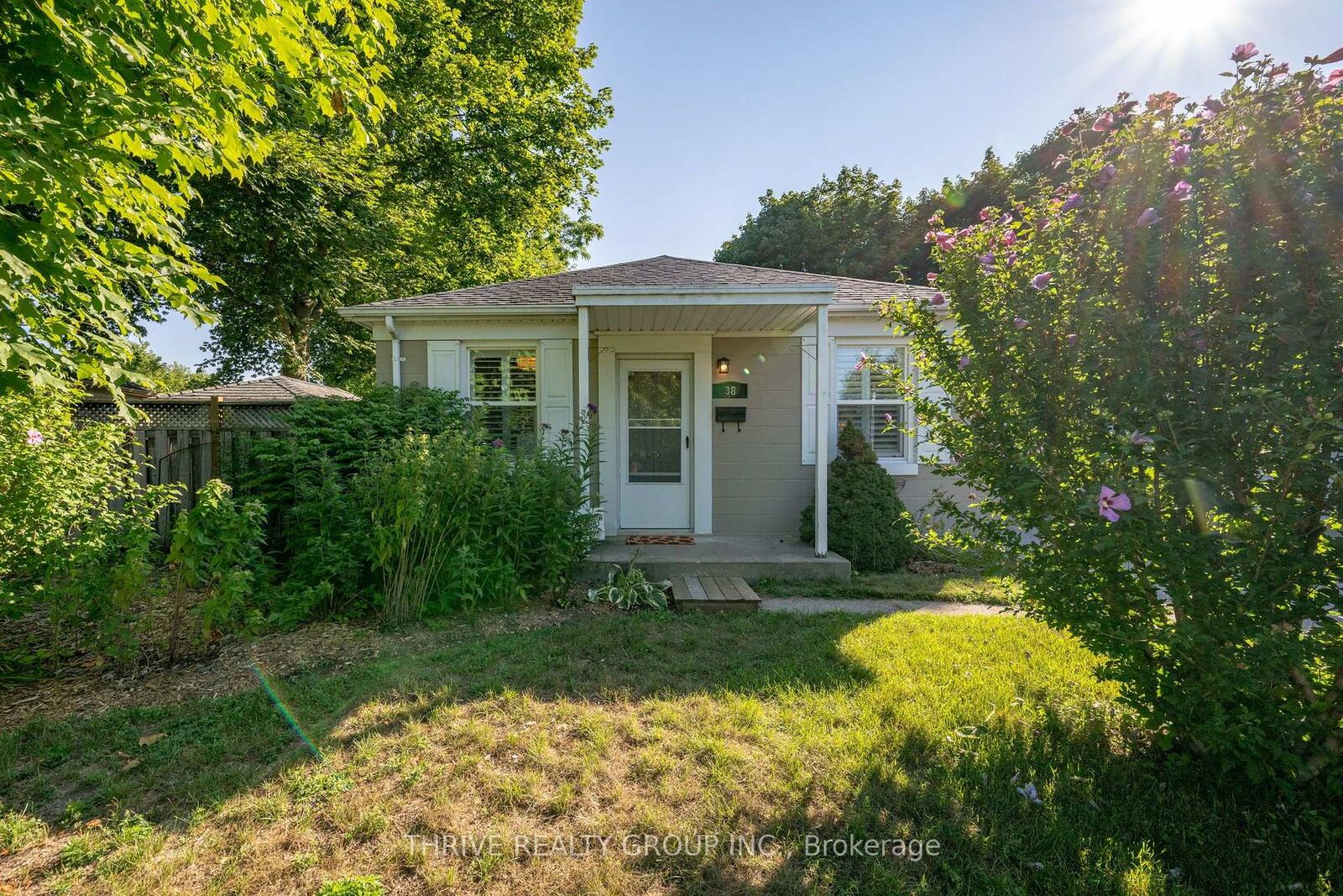 Property Photo: 38 Bellwood Crescent ON N5Y 2C5