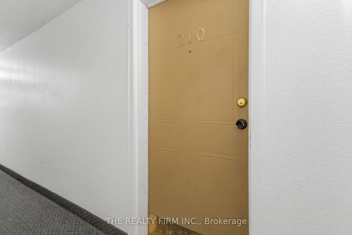 Photo de la propriété:  733 Deveron Crescent 210  ON N5Z 4X7 