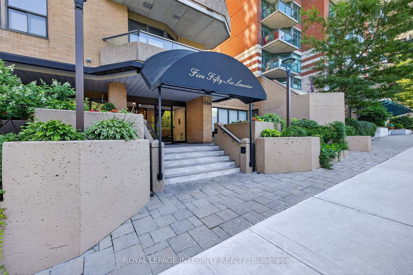 Property Photo:  556 Laurier Avenue SW 1606  ON K1R 7X2 
