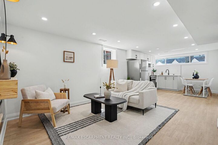 Property Photo:  311 East 14th Street  ON L9A 4C1 