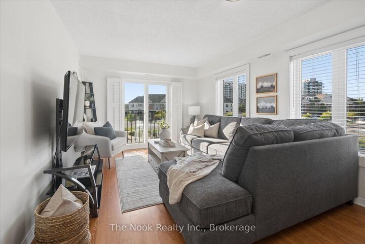 Photo de la propriété: 106 Aspen Springs Drive 301 ON L1C 5N6