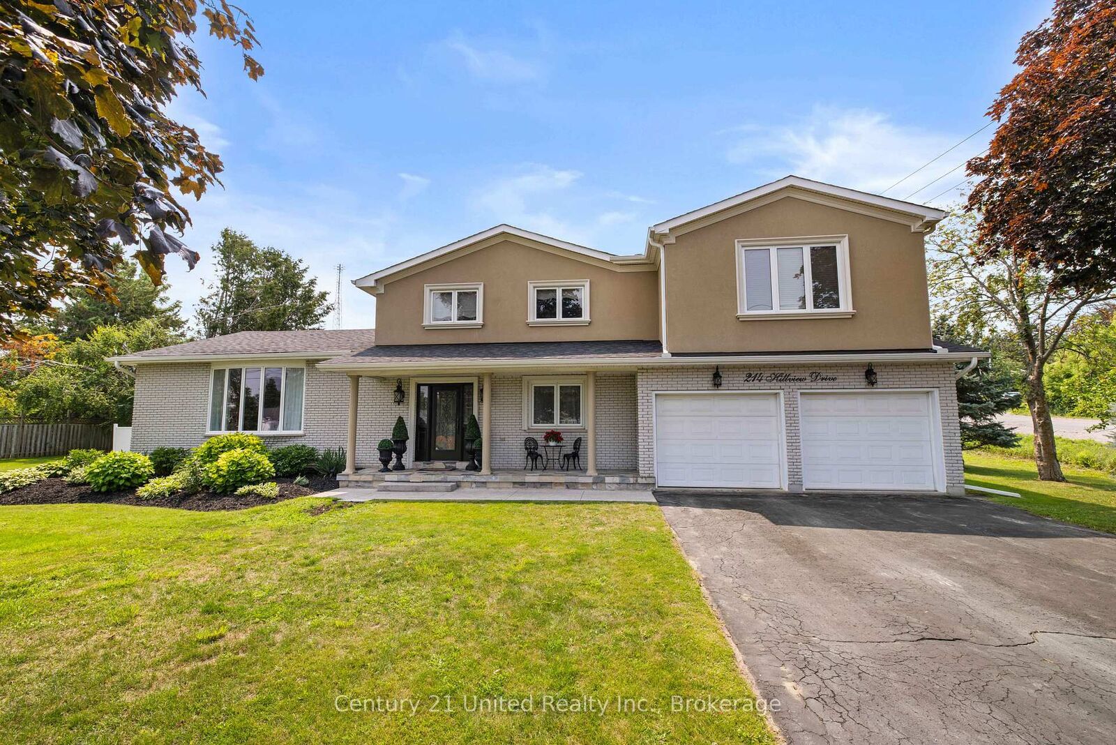 Photo de la propriété:  214 Hillview Drive  ON K9K 2N2 
