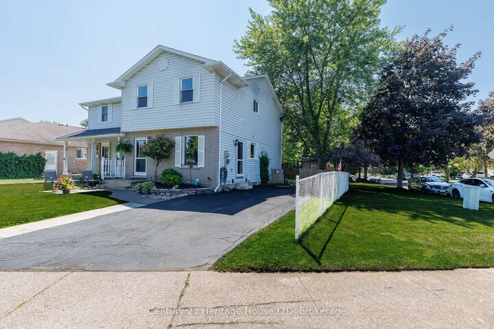 Property Photo:  6477 Malibu Drive  ON L2H 2W4 