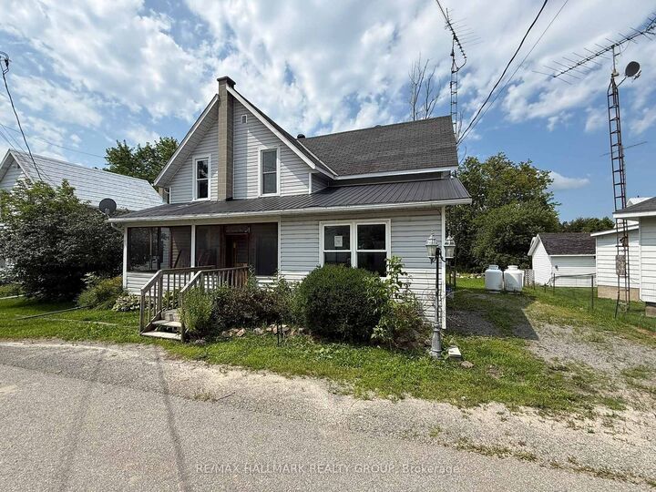 Property Photo:  12 Circle Drive S  ON K0G 1E0 