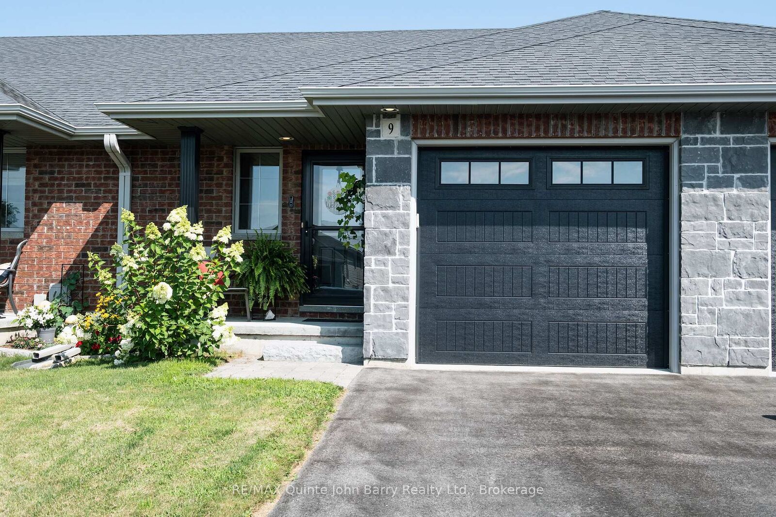 Property Photo: 9 McIntosh Crescent ON K8V 0G1