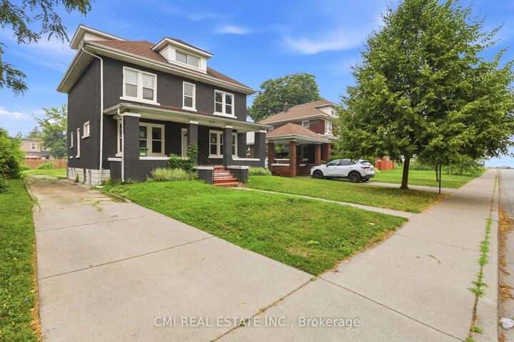 Photo de la propriété: 255 Hall Avenue ON N9A 2L5