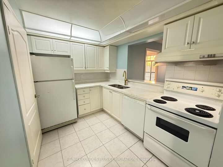 Property Photo: 5418 Yonge Street 1601 ON M2N 5R8