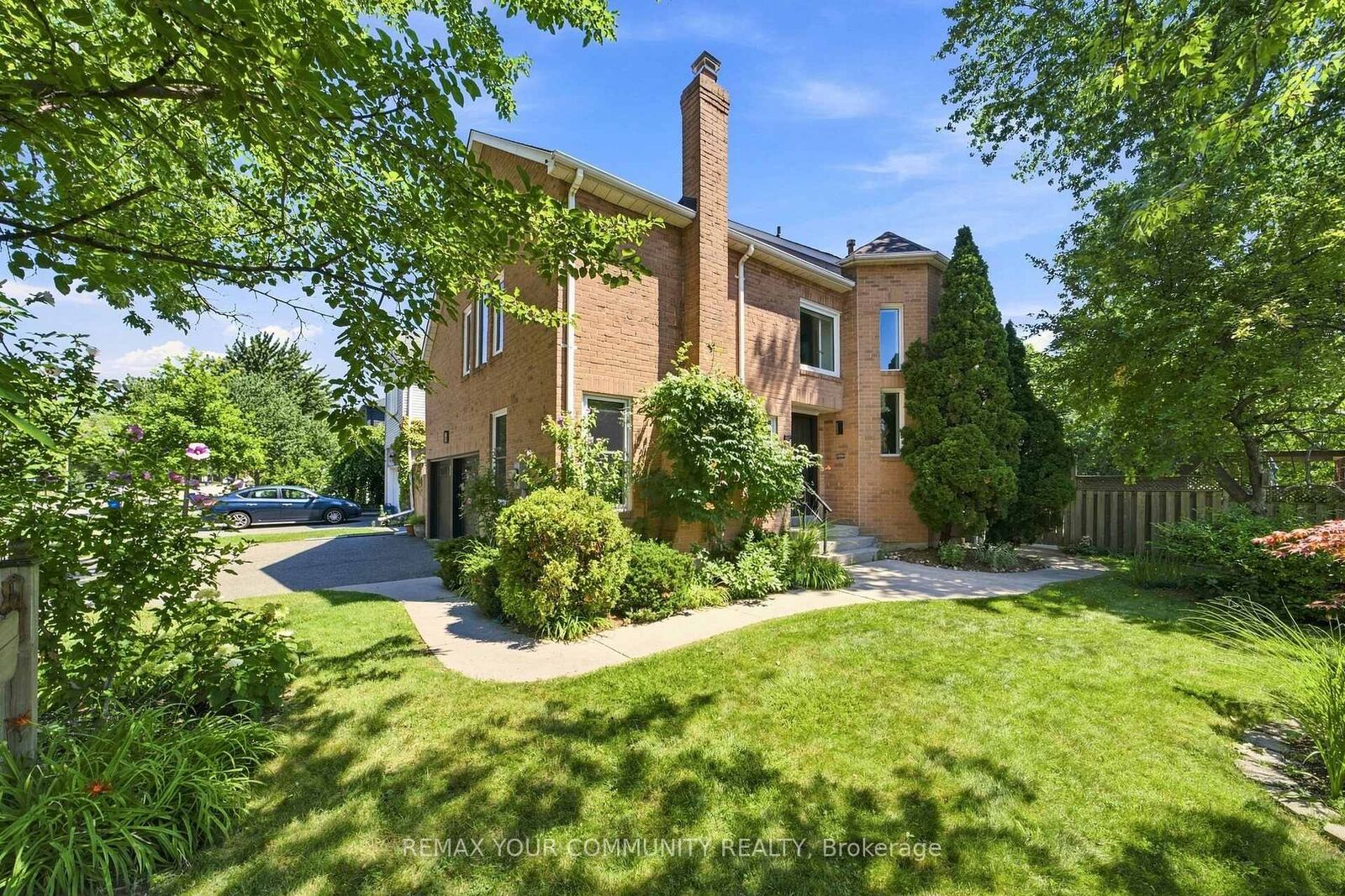 Photo de la propriété: 1544 Greenbriar Drive ON L6M 1Y5