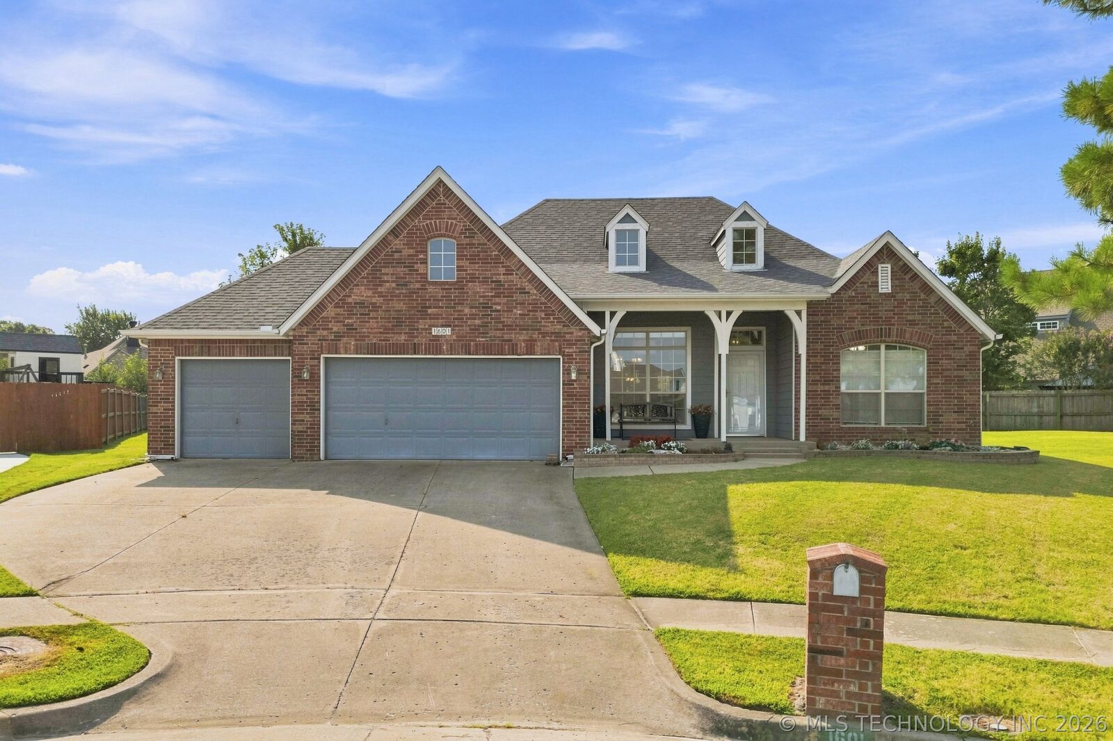 Property Photo: 1601 W Waco Street OK 74011