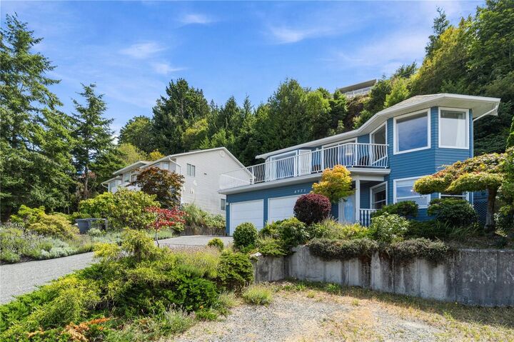 Property Photo: 4971 Fillinger Cres BC V9V 1J1