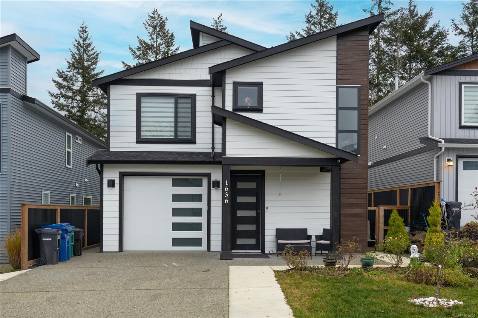 Property Photo: 1636 Roberta Rd S BC V9X 0B6