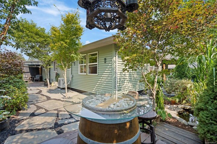 Property Photo: 1513 Regatta Pl BC V0R 1N2