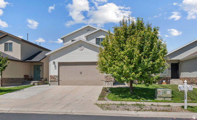 Property Photo: 1687 E Downwater St UT 84005