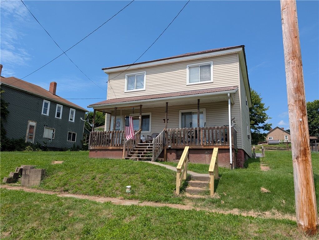 Property Photo:  309 1st St  PA 15368 
