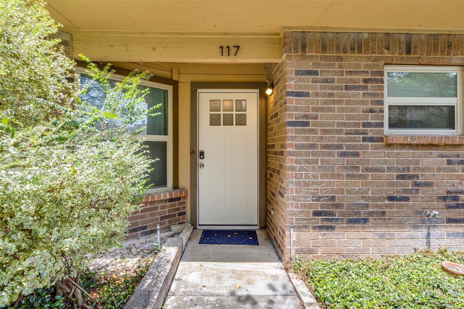 Property Photo: 5608 Cougar Drive 117 TX 78745