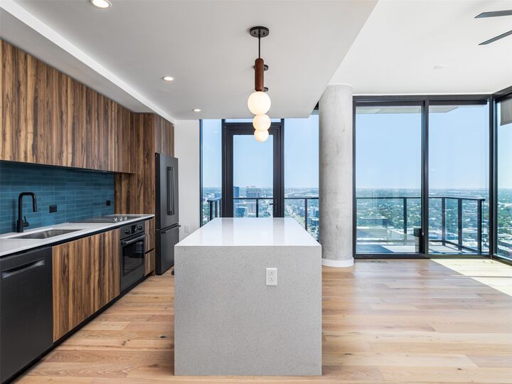 Property Photo:  84 East Avenue 3704  TX 78701 