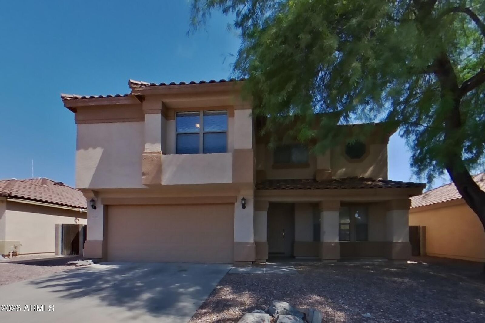 Property Photo: 638 W Racine Loop AZ 85122