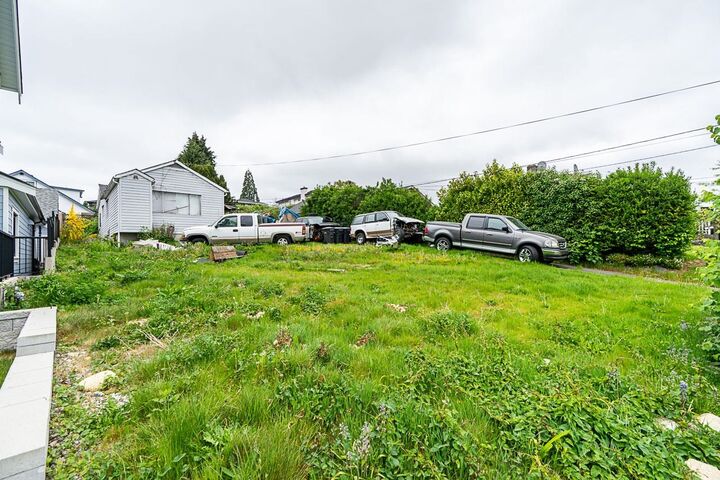 Property Photo: 2235 Edinburgh Street BC V3M 2Y2