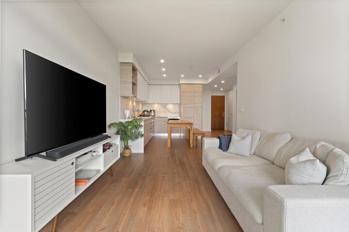 Property Photo: 585 Austin Avenue 1702 BC V3K 0G6