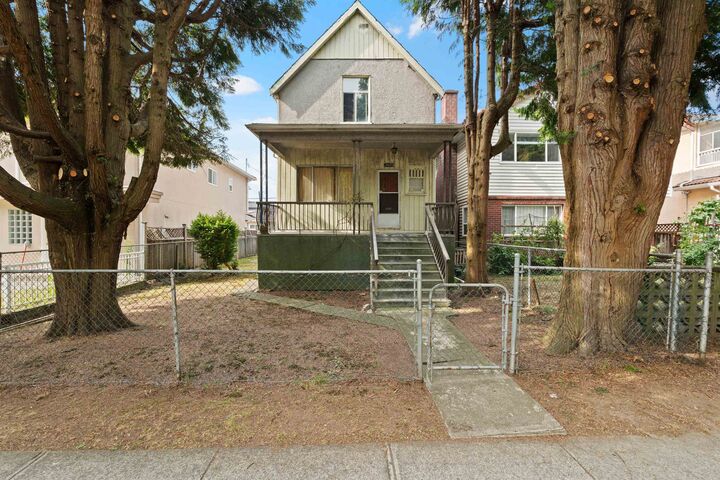 2673 Pandora Street — photo 1