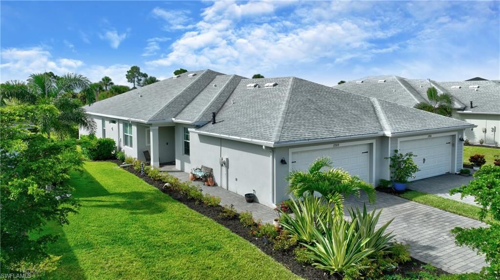 Property Photo:  17709 Woodland Ct  FL 33982 