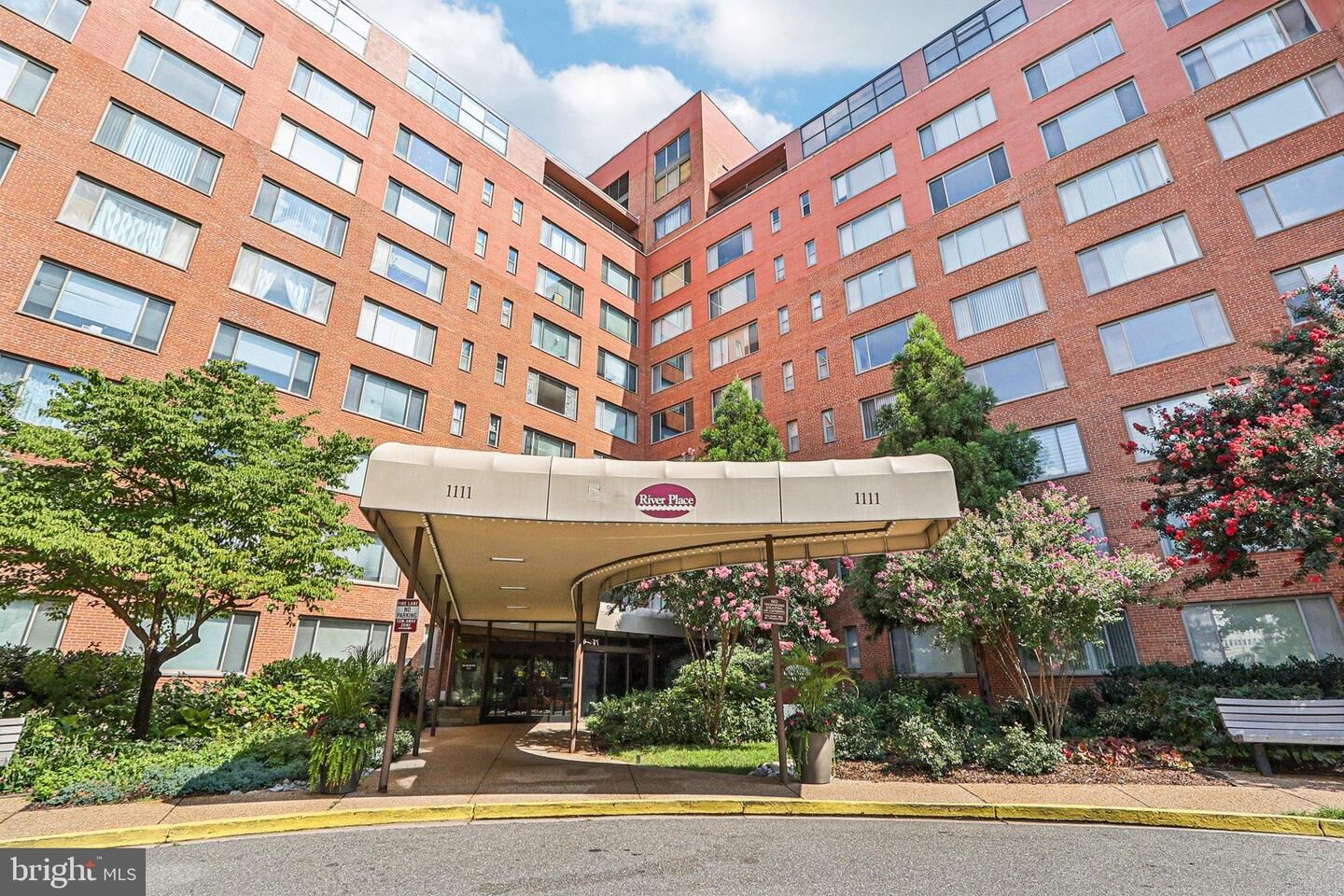 Property Photo: 1111 Arlington Boulevard 431 VA 22209