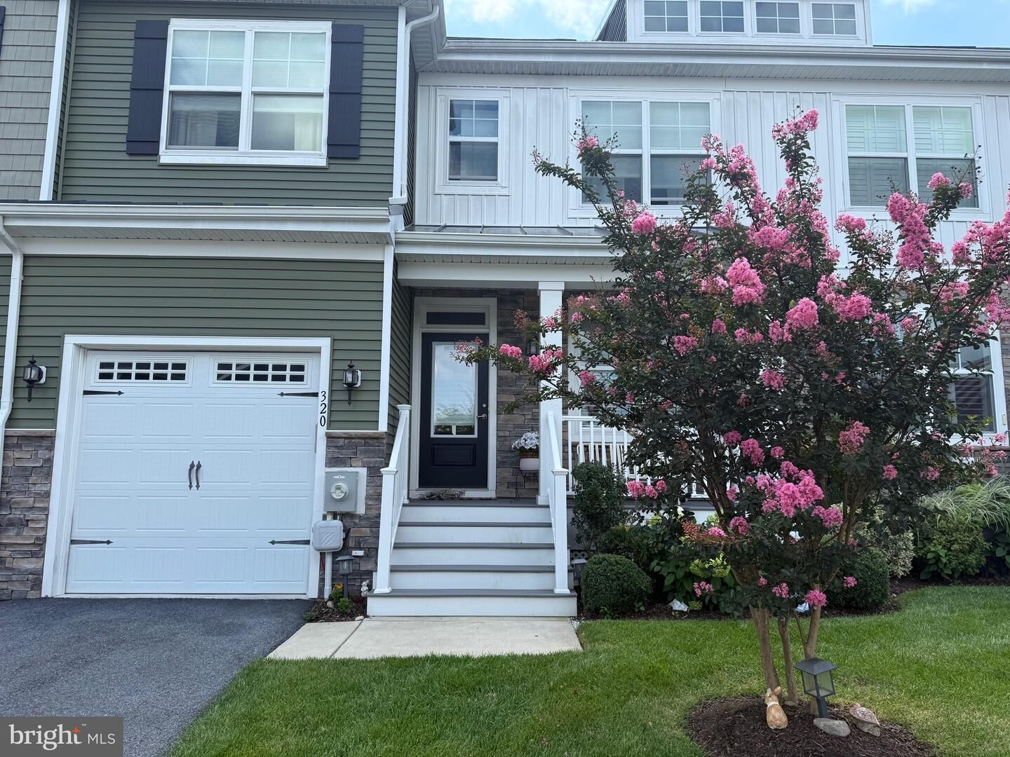 Property Photo:  320 Arch Street  DE 19968 